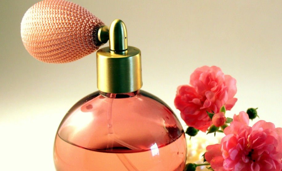 Scents that Women Adore the Most! Women's Scent Preference